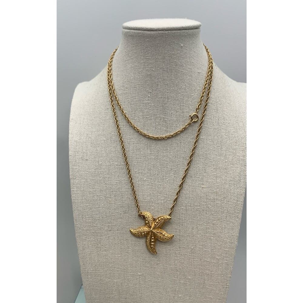 Vintage Avon Gold Tone Starfish Pendant Necklace - image 1